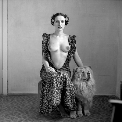 4 »La señora con el perro« © Photographer Eugene Reno / Fine Art