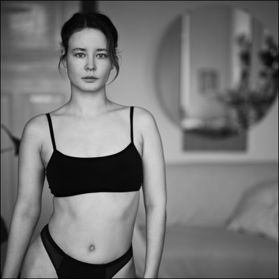 » #2/9 « / Uliana / Blog-Beitrag von <a href="https://kaimueller.strkng.com/de/">Fotograf Kai Mueller</a> / 15.09.2022 22:25 / Portrait