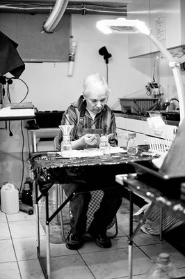 » #6/9 « / Wet plate collodion photo on glass / Blog-Beitrag von <a href="https://strkng.com/de/model/lysann/">Model Lysann</a> / 03.04.2018 13:02 / Menschen