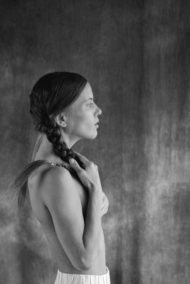 » #6/7 « / Pigtailed beauty / Blog-Beitrag von <a href="https://strkng.com/de/fotograf/frankpfeifferphoto/">Fotograf FrankPfeifferPhoto</a> / 04.08.2024 00:35 / Fine Art / baw,fineart